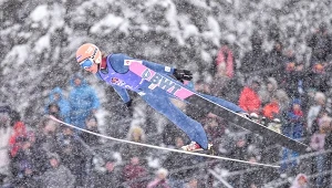 Ogrom emocji i długie loty w Zakopanem. Małysz znów przegrał z Niemcem