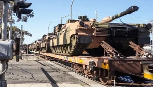 Ulepszone amerykańskie czołgi Abrams w Ukrainie już atakują Rosjan