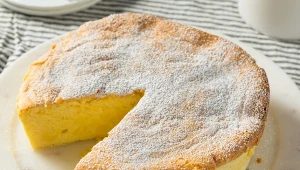 Ten sernik jest puszysty i pyszny. Idealny na Wielkanoc 