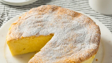 Ten sernik jest puszysty i pyszny. Idealny na Wielkanoc 