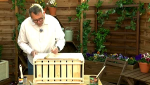 Wiosna to idealny moment, by zatrzymać proces degradacji i przywrócić drewnu jego naturalne piękno 