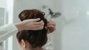 Pomysły na fryzury i stylizację włosów 2026