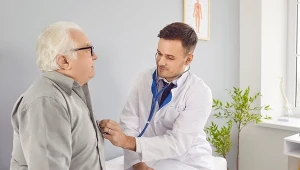 Jak radzić sobie z wysokim cholesterolem? Trzeba zwracać uwagę na te objawy.