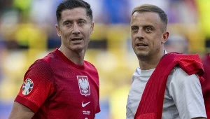 Kamil Grosicki (z prawej) kończy przygodę z kadrą. Robert Lewandowski wciąż nie podjął jeszcze decyzji 