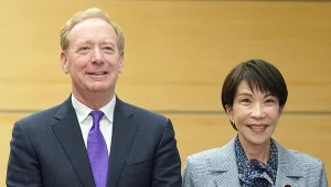 Prezes Microsoftu Brad Smith oraz premier Japonii Sanae Takaichi