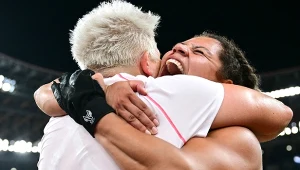 Camryn Rogers umocniła się na drugiej pozycji na liście wszech czasów. Przed nią jest tylko Anita Włodarczyk (tyłem)