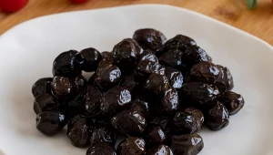 Czarne oliwki są nieco mniej kaloryczne niż zielone. 