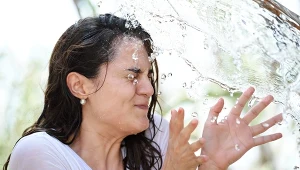 Krótkotrwałe ochłodzenie organizmu pobudza krążenie krwi, jednak dla niektórych może to być niebezpieczne