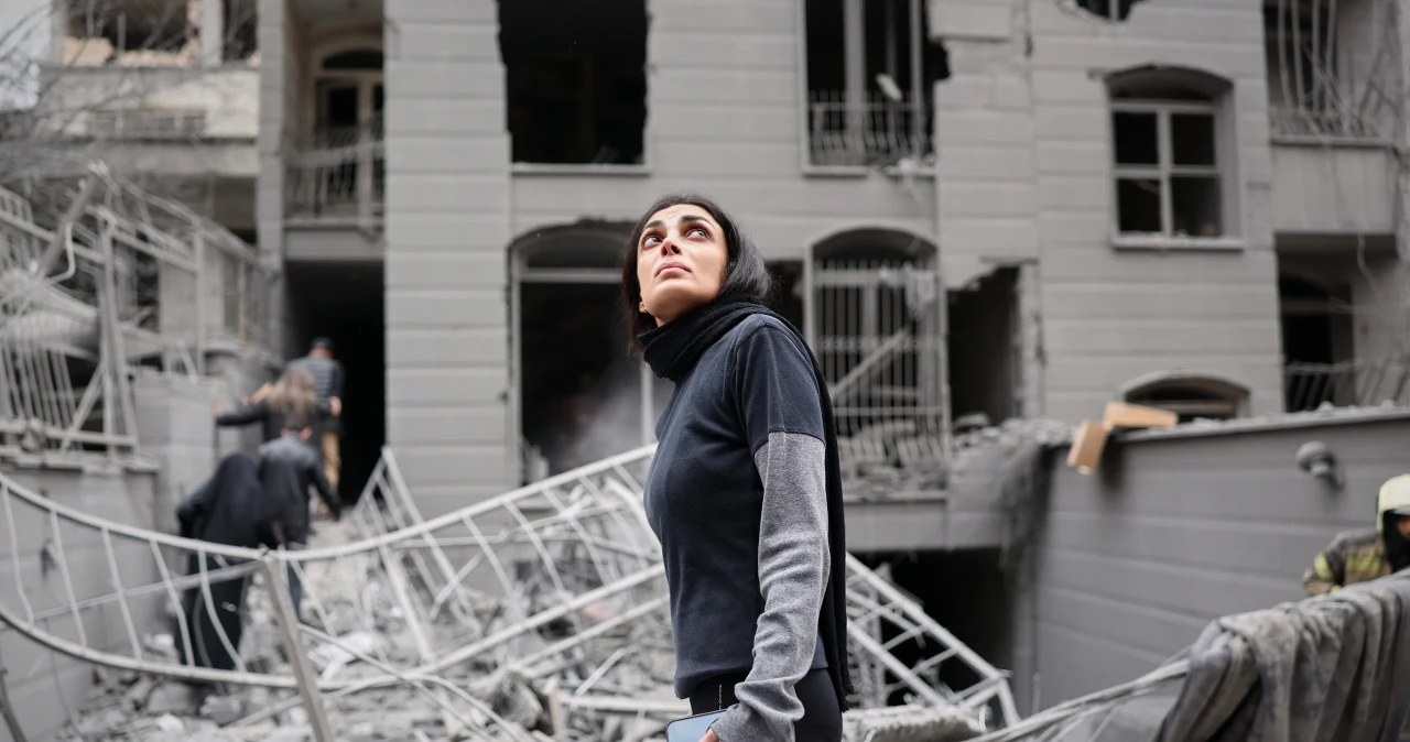 Zdjęcie: Naloty w Teheranie: Zniszczenia i ofiary wśród cywilów