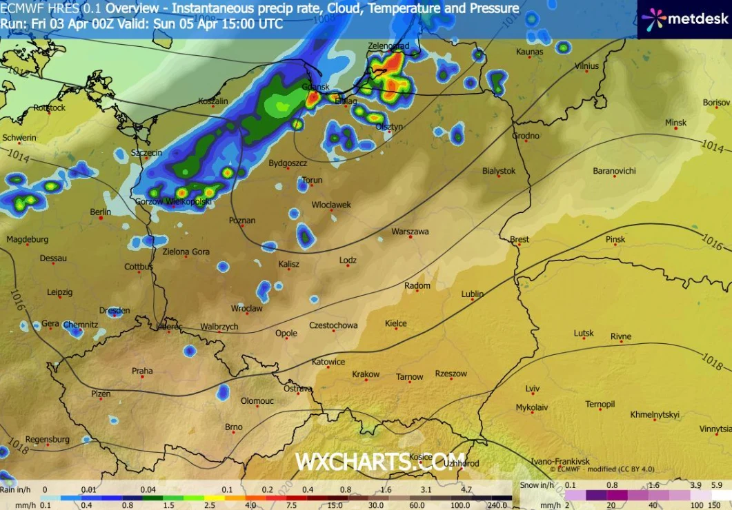 Mapa pogodowa Polski z zaznaczonymi intensywnymi opadami i burzami w północno-zachodniej części kraju, natomiast pozostała część kraju objęta jest obszarem bez istotnych opadów, z zaznaczonymi izobarami i gradientami ciśnienia.