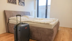 Właściciele obiektów wykorzystują fakt, że wielu użytkowników Booking nie zna zasad obowiązujących w serwisie. 