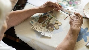 Emerytka musi oddać 222 proc. pożyczki. Interweniuje RPO