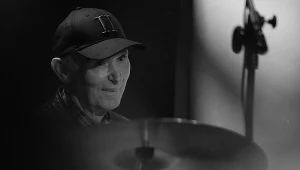 Wojciech Morawski podczas koncertu "Wojtek, wracaj!" - Podziemie Kamedulskie, Warszawa, 11 maja 2023 r.