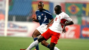 Emmanuel Olisadebe w polskich barwach na mistrzostwach świata 2002