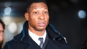 Afera na planie filmu z Jonathanem Majorsem. Ekipa odchodzi z produkcji