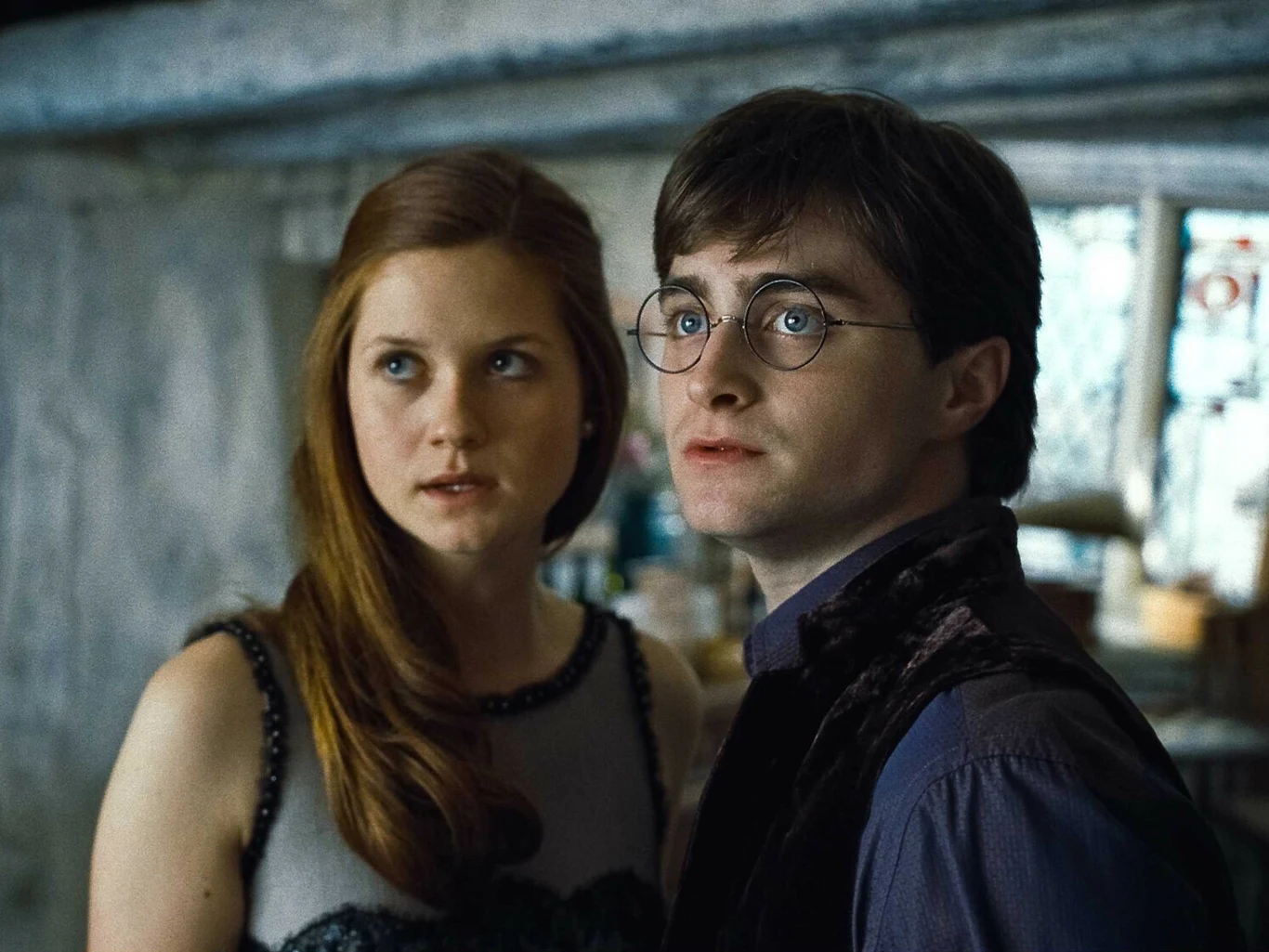 Bonnie Wright i Daniel Radcliffe w filmie "Harry Potter i Insygnia Śmierci" Bonnie Wright i Daniel Radcliffe w filmie "Harry Potter i Insygnia Śmierci"
