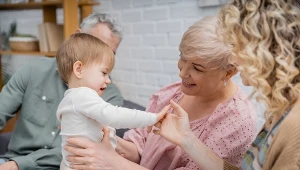 Macierzyństwo kiedyś i dziś. Czy współczesne matki mają łatwiej?