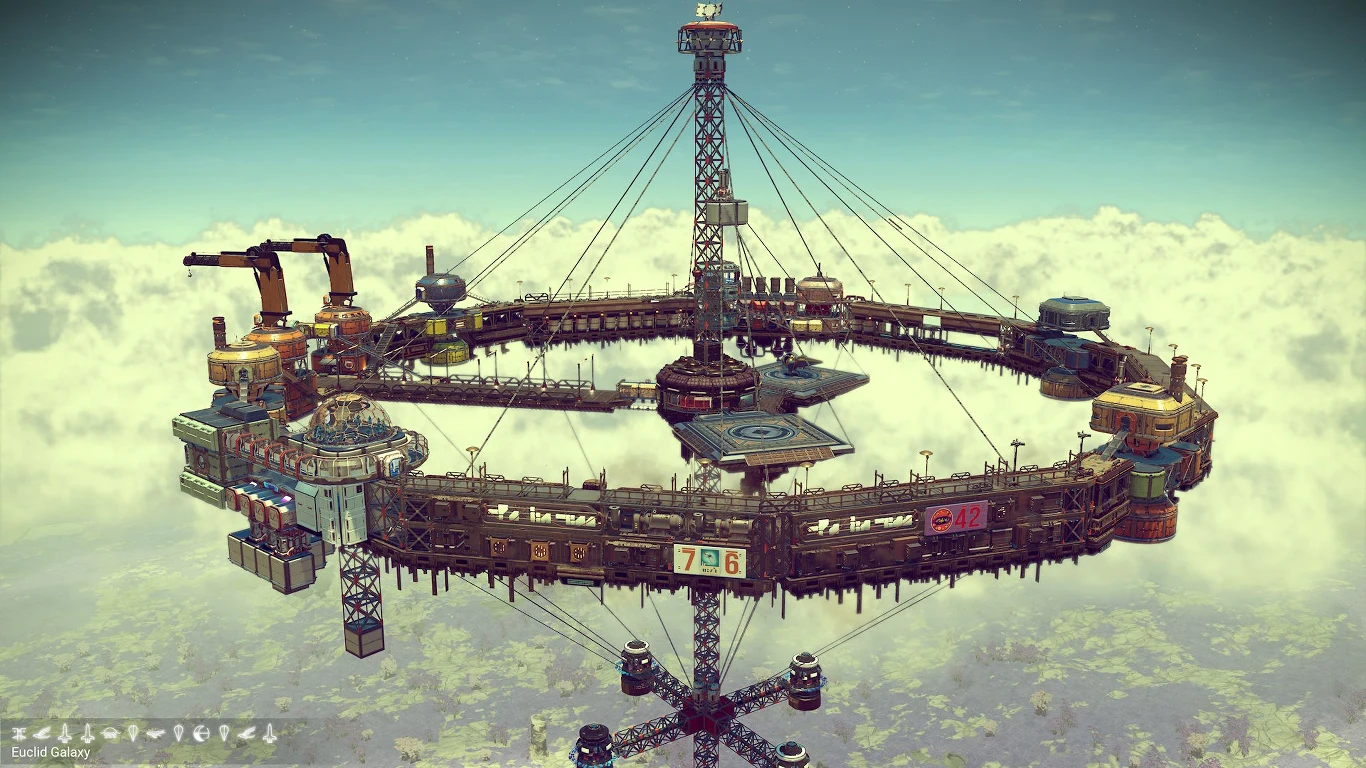 futurystyczna, kolista stacja unosząca się nad chmurami, z centralną wieżą i wieloma zawieszonymi modułami mieszkalnymi oraz technicznymi, połączonymi liniami naciągowymi, z widocznymi numerami sektorów i punktami obserwacyjnymi