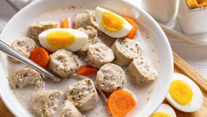 Żurek to jedna z najpopularniejszych zup. Na wielkanocnym stole nie może go zabraknąć