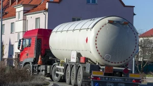 Rządowa interwencja na rynku paliw może potrwać dłużej. Ekonomiści zwracają uwagę, że tarcza paliwowa nie rozwiązuzje problemu braku ropy i utrwala inflacyjne trendy w gospdoarce. Zdj. ilustracyjne