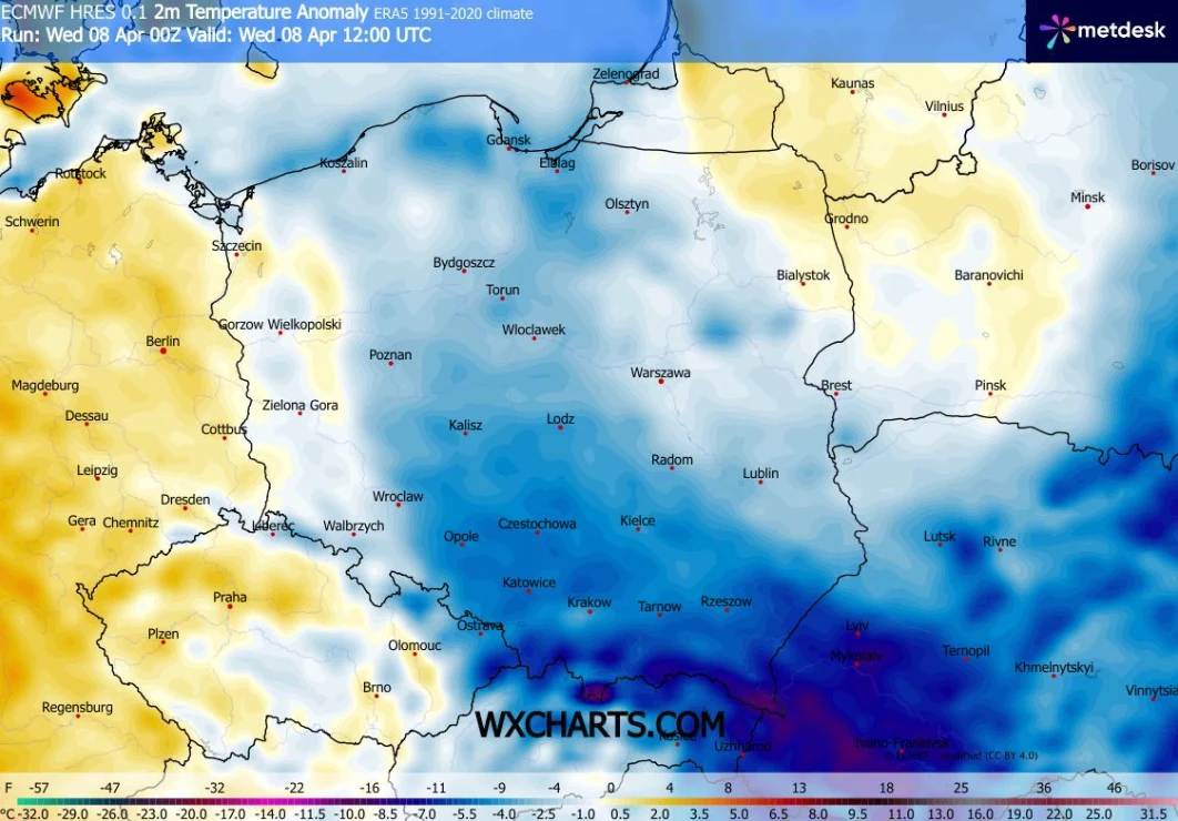 Środa będzie chłodna w całym kraju. Maksymalnie będzie 12 stopni Celsjusza, a temperatura odczuwalna jeszcze niższa Mapa Polski z prognozą anomalii temperatury przy powierzchni gruntu, ukazująca wyraźny podział na cieplejszą zachodnią część kraju z odcieniami żółci oraz znacznie chłodniejszą wschodnią i południowo-wschodnią część oznaczoną odcieniami niebieskiego; n...