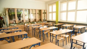 Groźna choroba u nauczycielki. Niemal 200 dzieci wysłano na testy