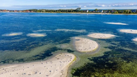 Polskie Malediwy w Kuźnicy przed sezonem zachwycają. Wiosną wypoczniesz tam bez tłumów