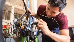 Te rzeczy ratują w trasie. Niezbędnik rowerzysty w Netto za 15 zł