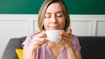 Co warto pić każdego ranka, aby zadbać o jelita i samopoczucie?