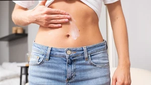 Pępek to nie tylko detal. Zaniedbany może stać się źródłem problemów, o których rzadko się mówi