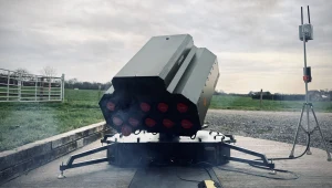 Nowa broń przyszłości? HAL10 pozwala wypuścić rój dronów w kilka sekund