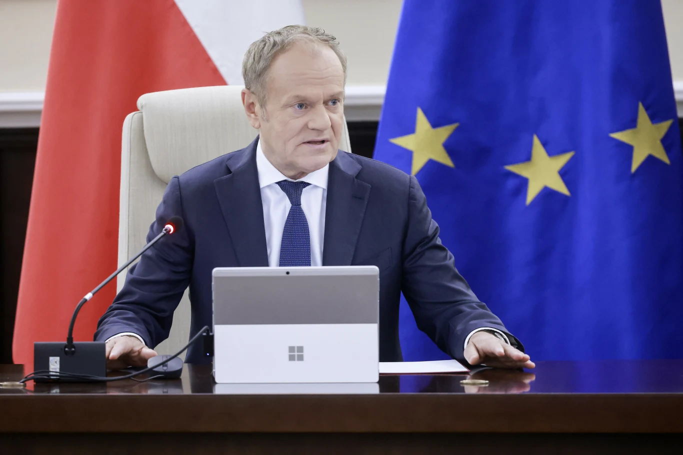 Premier Donald Tusk podczas posiedzenia rządu