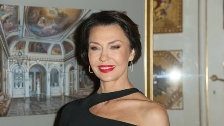 Anna Popek często przemyca do swoich stylizacji żywe barwy. Dzięki temu nie są one nudne i dodają jeszcze więcej wdzięku 