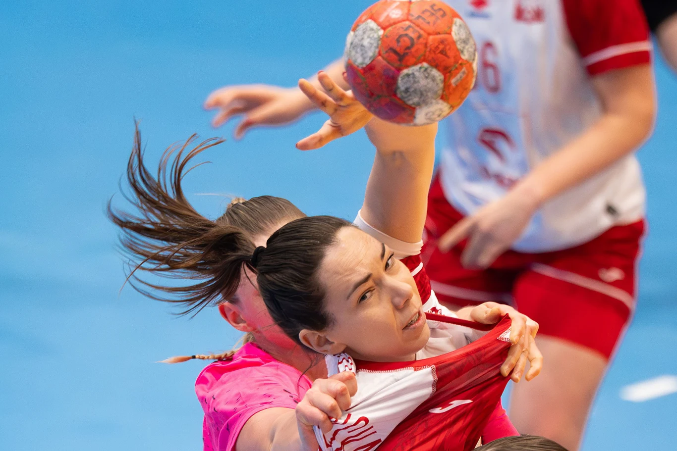 Polskie piłkarki ręczne triumfują na Słowacji i utrzymują szanse na półfinał