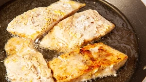 Na jakim tłuszczu smażysz rybę? Ten produkt jest numerem jeden
