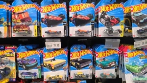 Rodzice wykupują je od rana. Hot Wheels z Biedronki znikają błyskawicznie