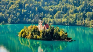Jezioro Bled zachwyca o każdej porze roku