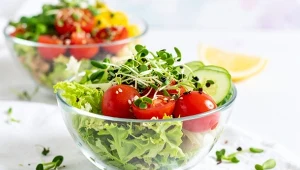 Te szklane naczynia z Biedronki zmieniły moją kuchnię. Teraz robię w nich wszystko - od sałatek po zapiekanki