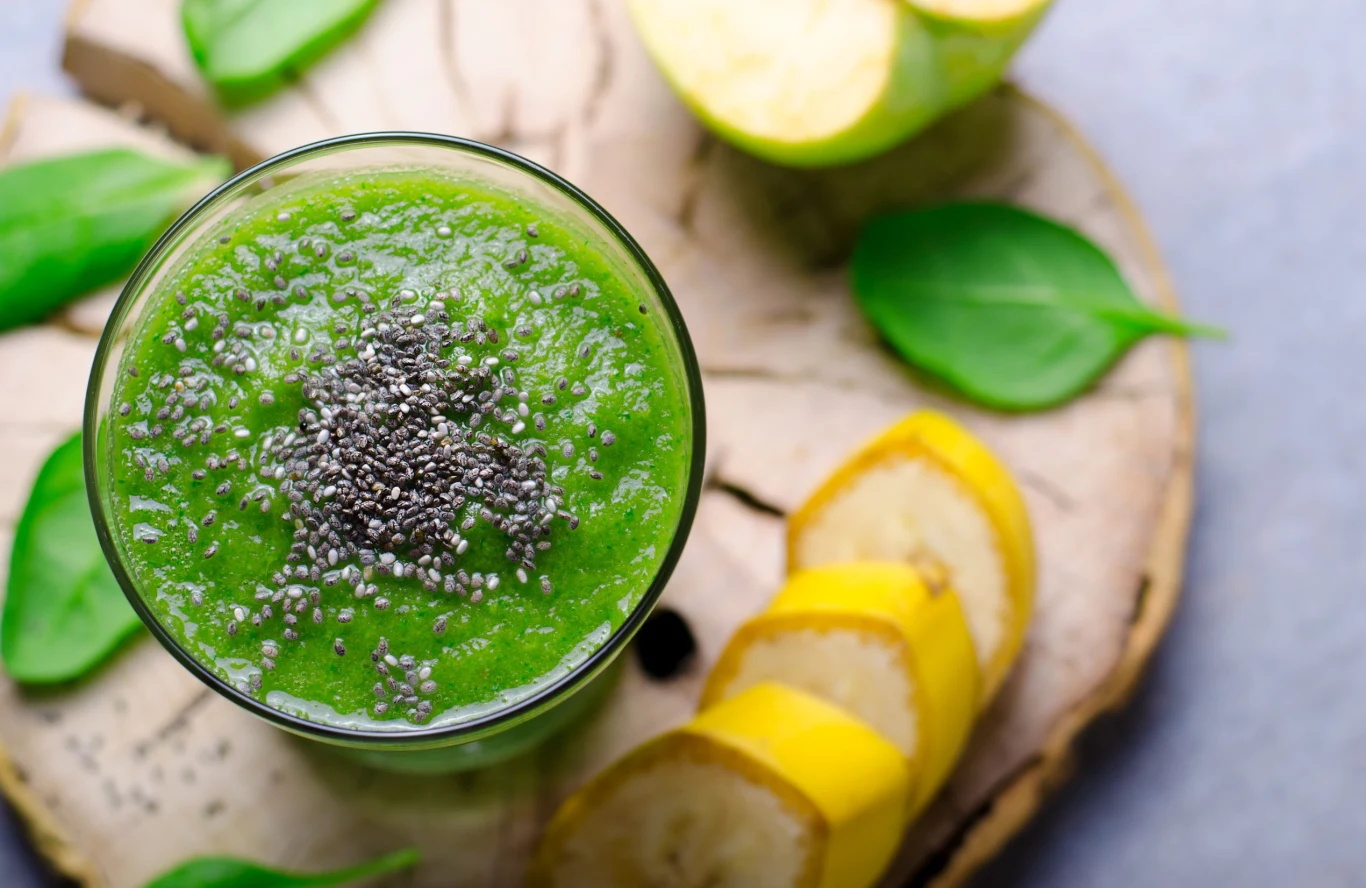 Regularne picie zielonych koktajli wspiera zdrową dietę
