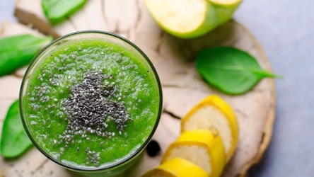 Regularne picie zielonych koktajli wspiera zdrową dietę 