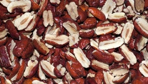 Owoce głożyny można jeść w formie suszonej, mają dużo właściwości zdrowotnych.