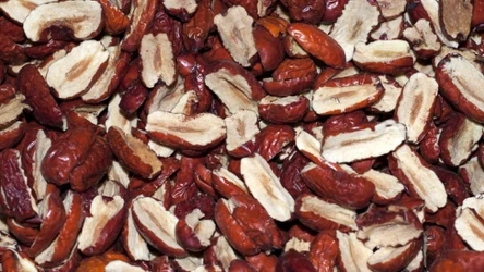 Owoce głożyny można jeść w formie suszonej, mają dużo właściwości zdrowotnych.