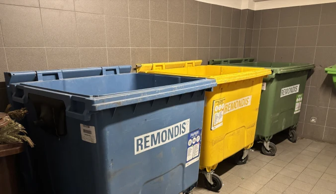 Jest jeden rodzaj papieru, którego nie powinno się wyrzucać do niebieskiego śmietnika