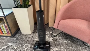 Czy jeden bezprzewodowy odkurzacz myjący ogarnie podłogi w całym mieszkaniu? Sprawdziliśmy, co potrafi Roborock F25 Ace Pro