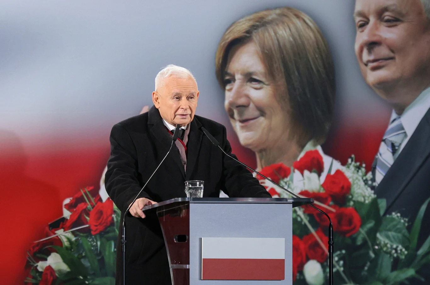 Kaczyński złożył przemowę w dniu rocznicy katastrofy smoleńskiej Prezes PiS Jarosław Kaczyński