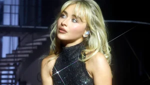 Gwiazda przebrała mężczyzn za psy. "Pokazała facetom, gdzie ich miejsce"