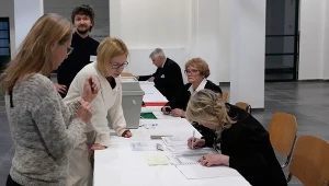 Wybory na Węgrzech. Otworzono lokale wyborcze