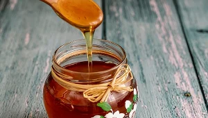Ten polski miód nie ma sobie równych. Pyszny i zdrowy superfood