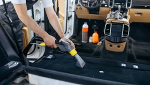 Ile kosztuje odkurzanie samochodu? Aktualne ceny 2026.