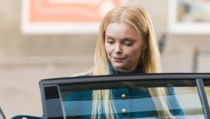 Nieświadoma niczego Miko udzielała wywiadu. Nagle Wygoda przerwał rozmowę